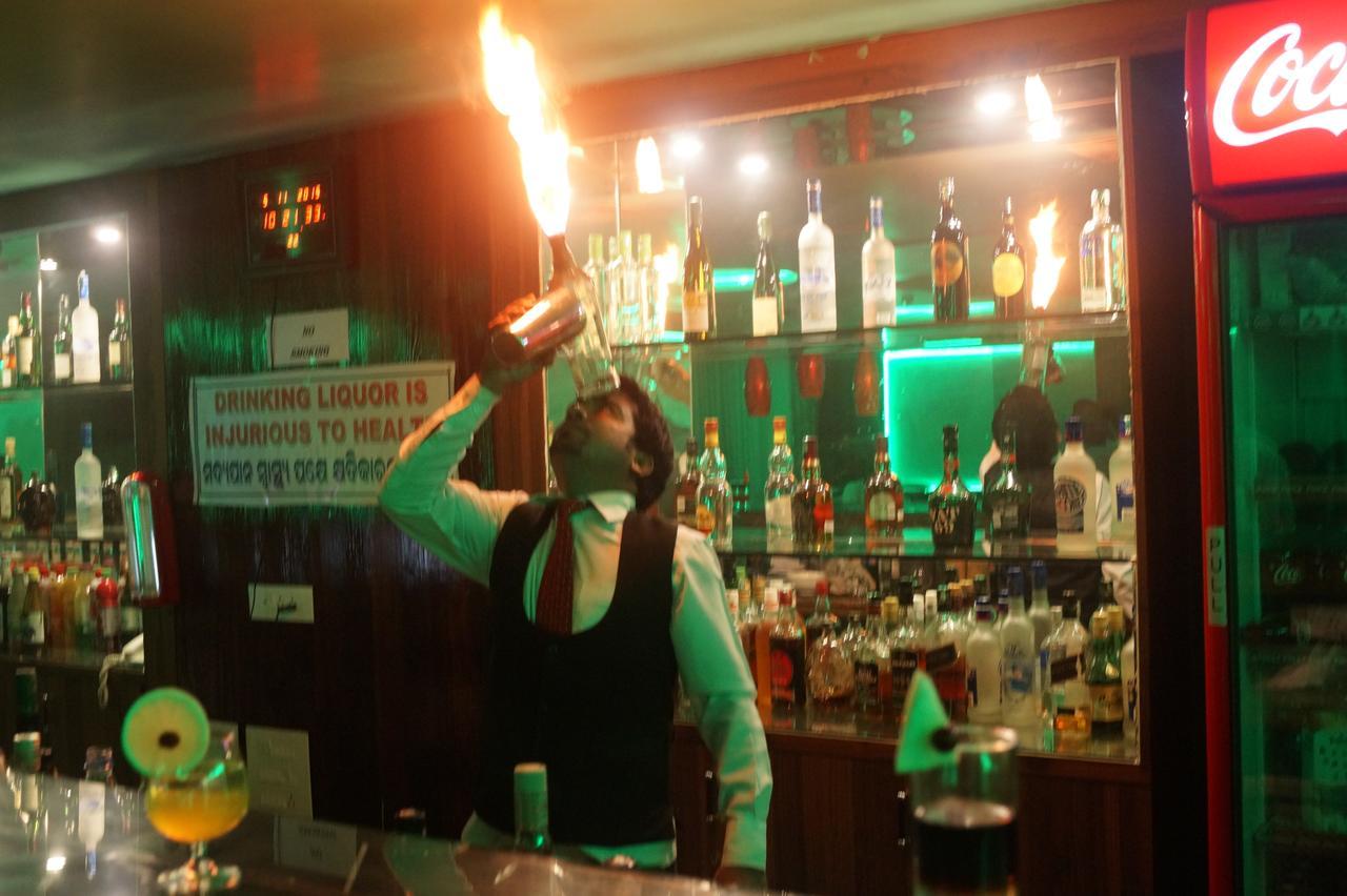 Kamlesh Continental Hotel Angul Buitenkant foto