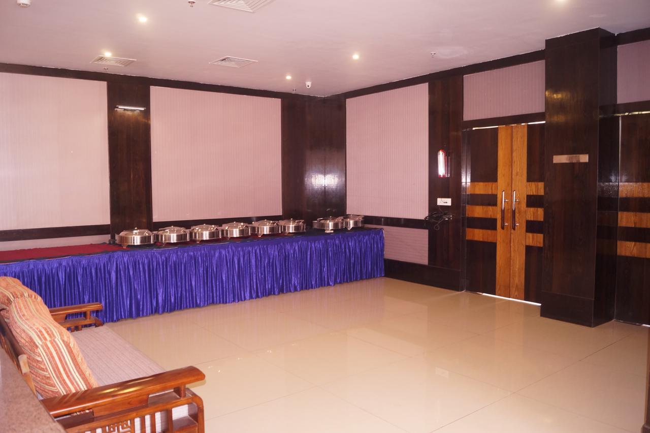 Kamlesh Continental Hotel Angul Buitenkant foto