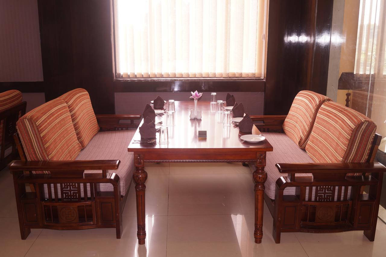 Kamlesh Continental Hotel Angul Buitenkant foto