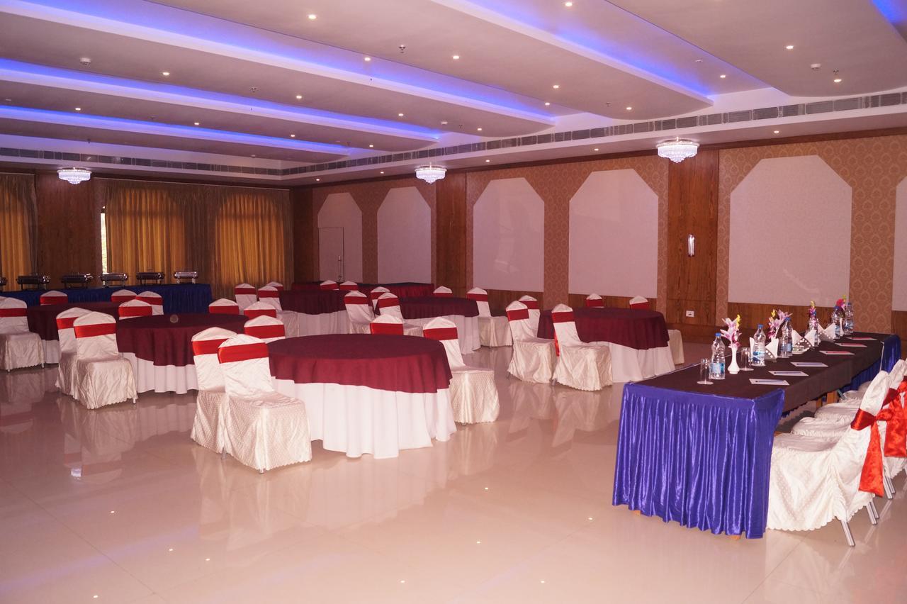 Kamlesh Continental Hotel Angul Buitenkant foto