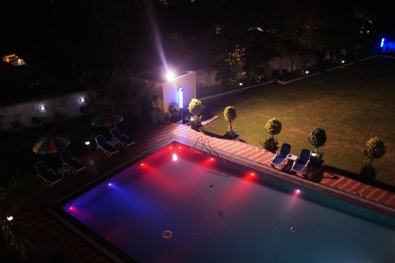Kamlesh Continental Hotel Angul Buitenkant foto