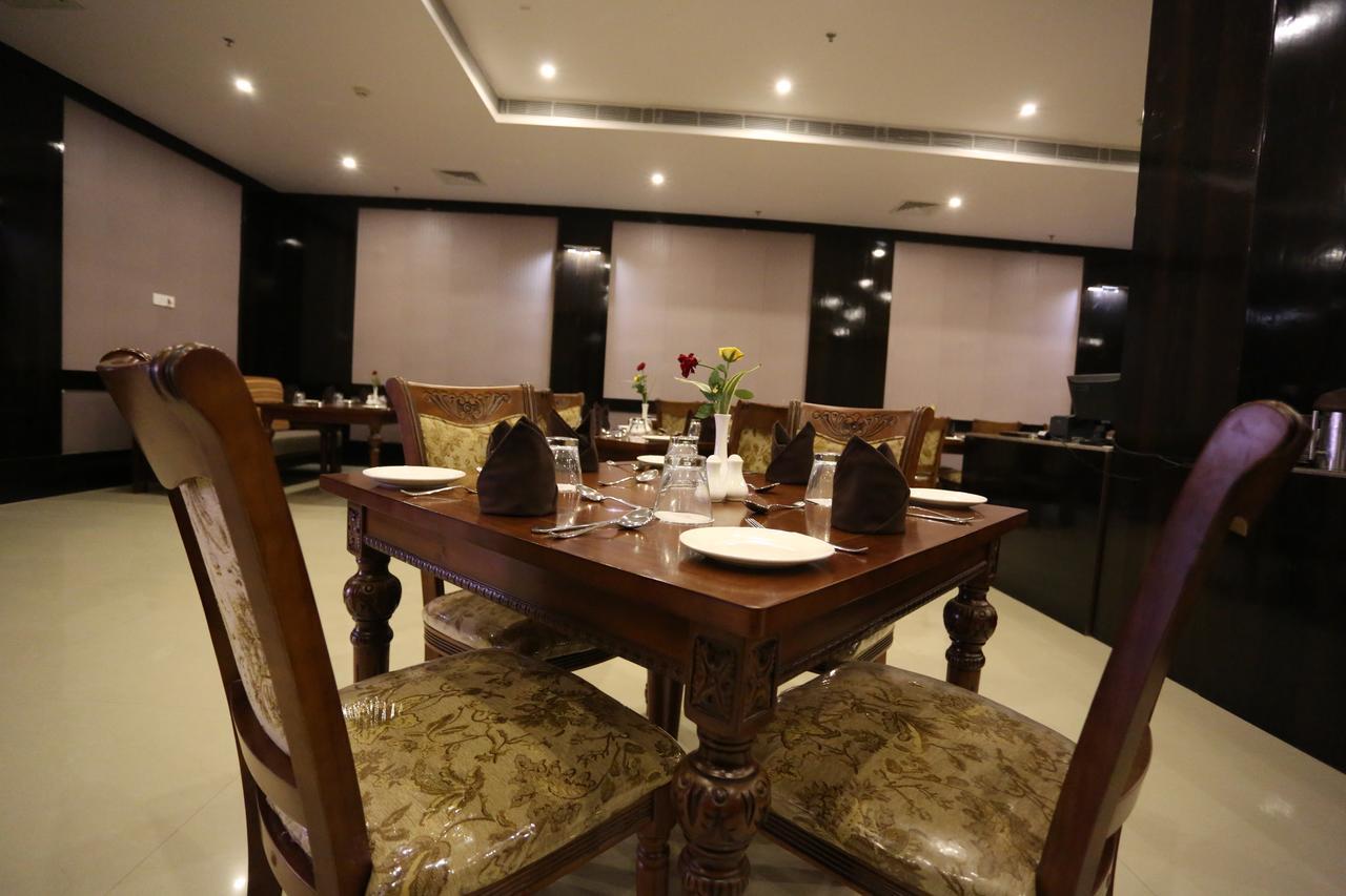 Kamlesh Continental Hotel Angul Buitenkant foto