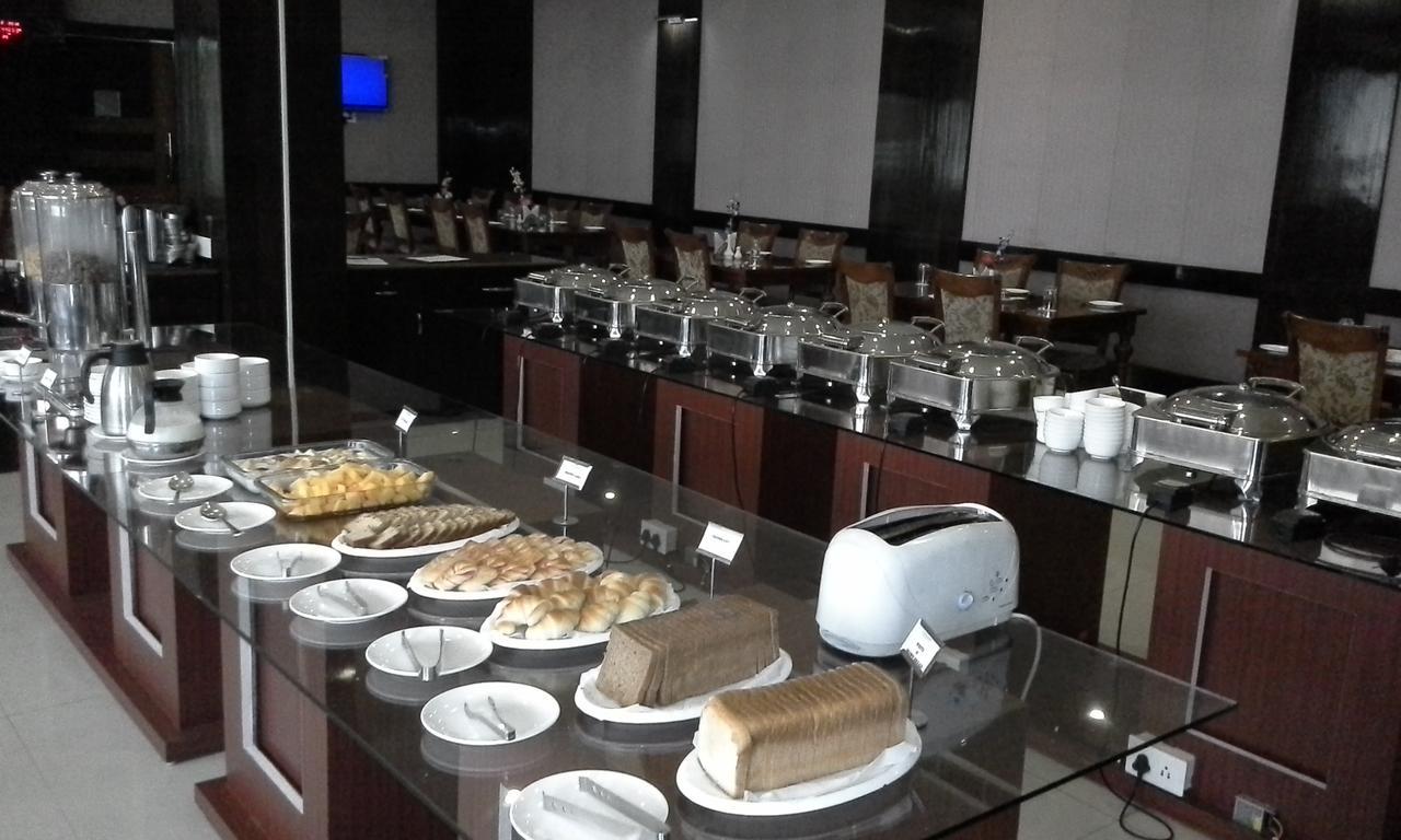 Kamlesh Continental Hotel Angul Buitenkant foto